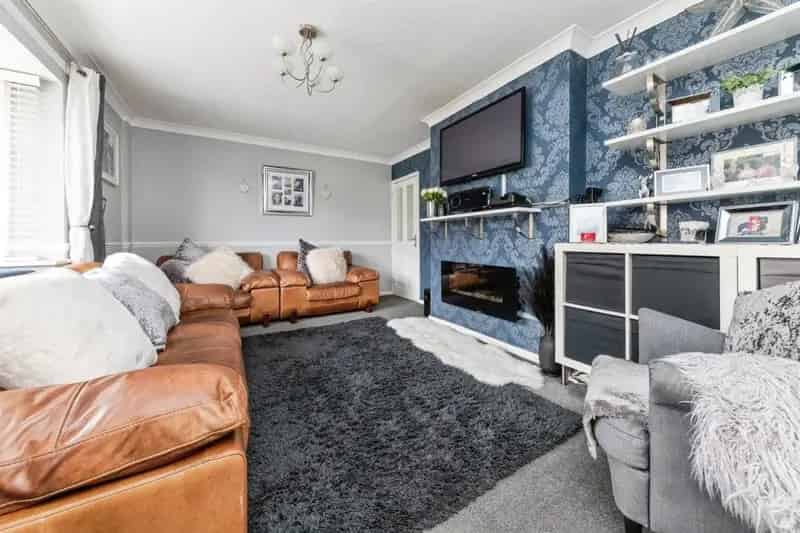 Spacious 3-Bed Semi-Detached House in Letchworth Garden City