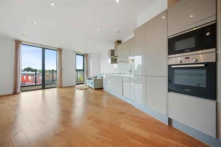 2 Bedroom Flat House to Rent in Acton