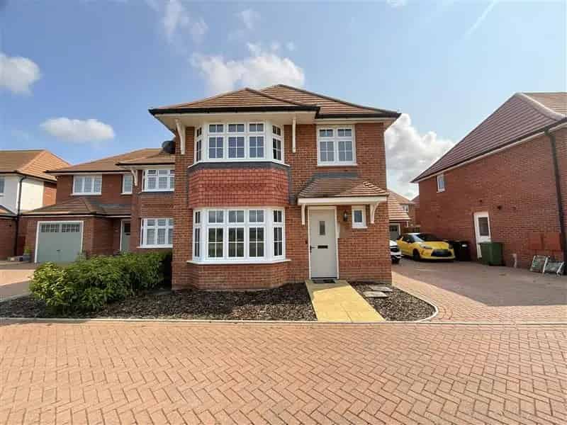 4 Bedroom Detached House for Sale in Waterlooville