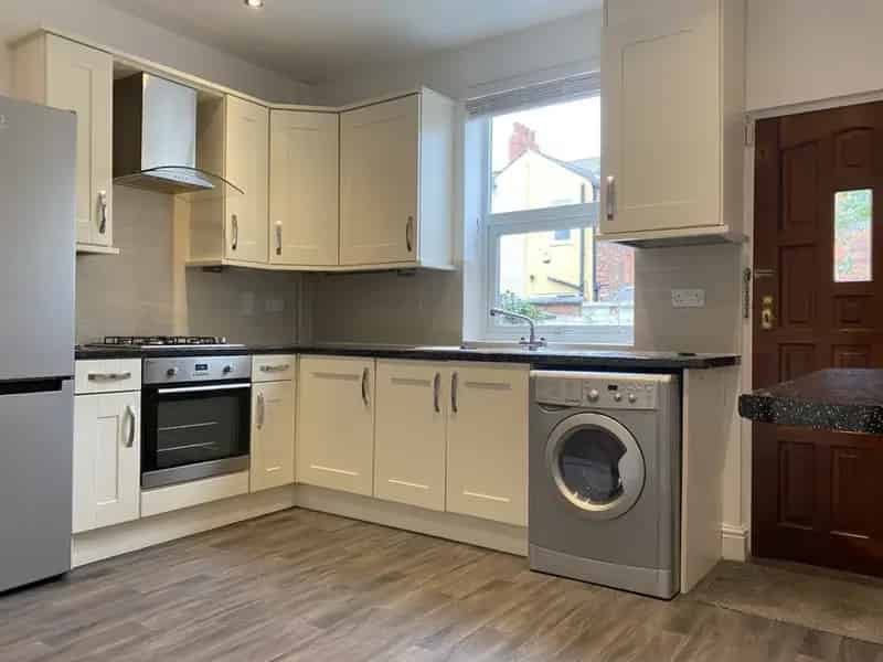 2 Bedroom House To Rent Available 2025
