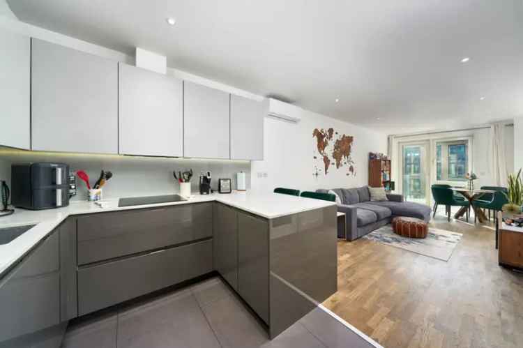 2 Bedroom Flat For Sale Battersea Reach