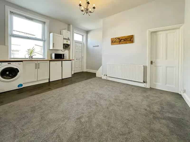 2 Bedroom Mid Terrace House to Rent Morley West Yorkshire