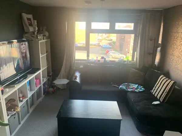 Large Two Bed Maisonette with Parking and New Bathroom