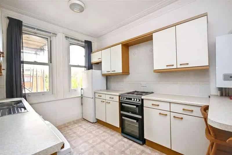 1 Bed Flat for Sale Upperton Chain Free