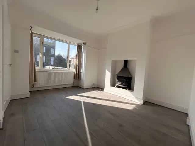 2 Bedroom House in Morley - Newly Refurbished