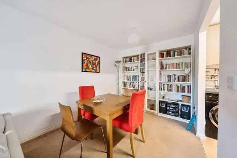 2 Bed Flat for Sale - Ground Floor Apartment with Parking