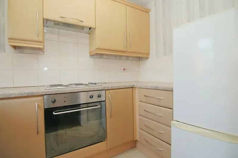 1 Bedroom Flat for Sale in Farsley