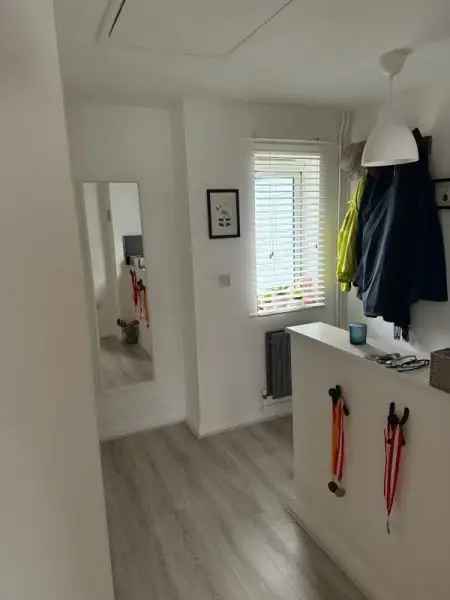 Flat For Rent in Epping Forest, England