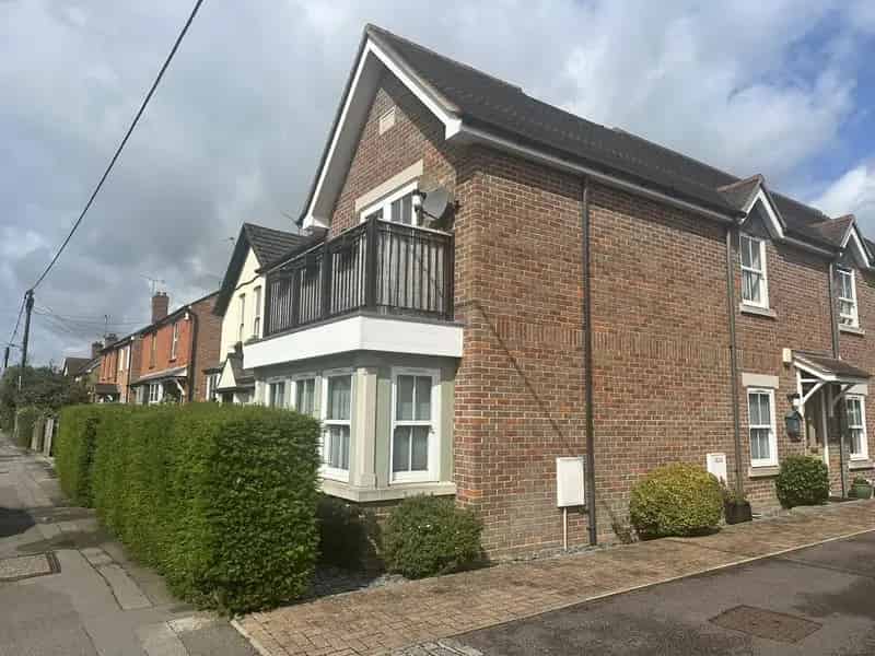 Marlow Office Space: Modern Ground Floor Office with Parking