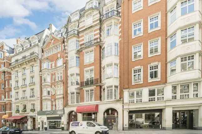 Flat to rent in Berkeley Street, London W1J