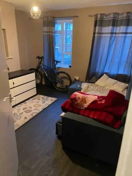 One Bedroom Flat Near Lidl Tesco M25 Lakeside