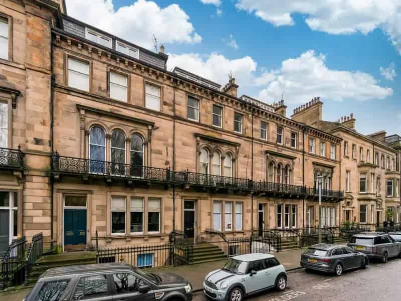 2 Bedroom Flat to Rent - Murray & Currie