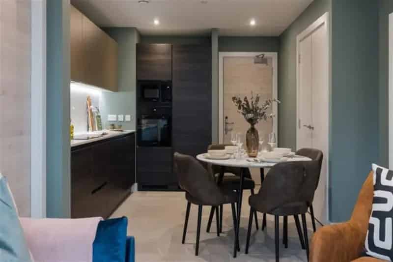 Modern City Apartment with 24-Hour Gym and Rooftop Terrace
