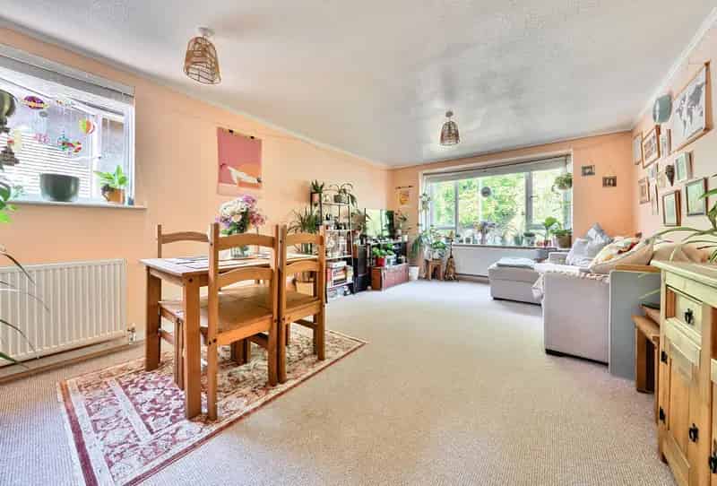 2 bedroom flat/apartment for sale