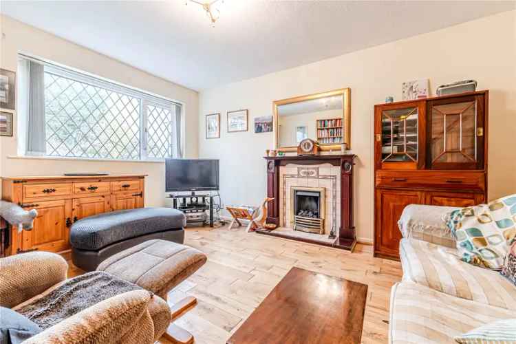 House For Sale in Leeds, England