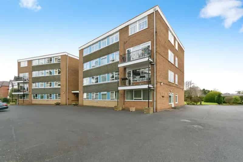 2 Bedroom Flat for Sale