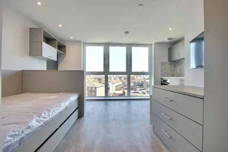 1 Bedroom Studio Apartment Portsmouth City Centre