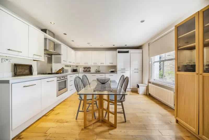 Two Double Bedroom Maisonette with 34ft Rear Garden for Sale