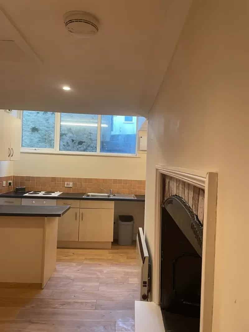Torquay Seafront Studio Flat Share of Freehold No Ground Rent