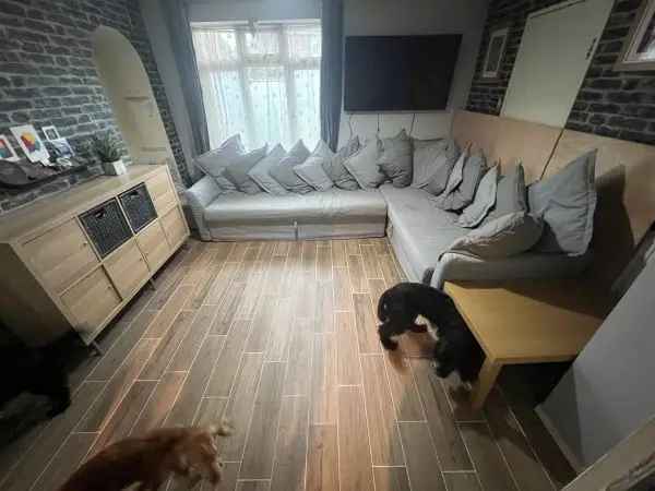 House For Rent in Worthing, England