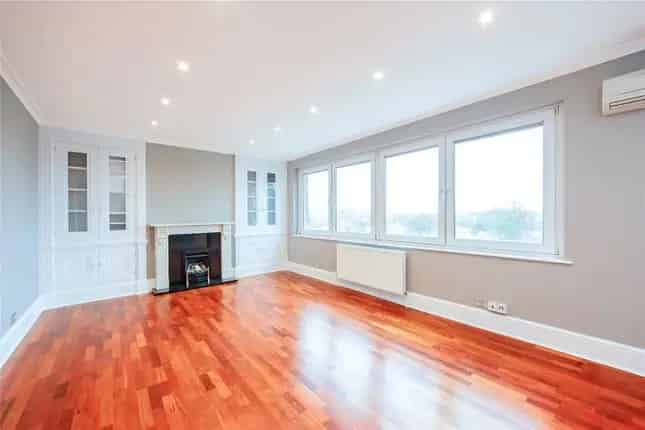 3-Bedroom Flat for Sale in Drayton Gardens Chelsea