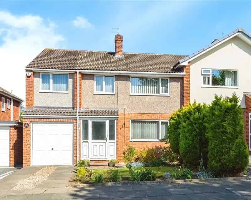 4 Bedroom Semi-Detached House Mowden Darlington