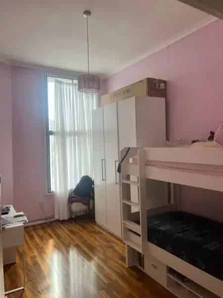 2 Bed Flat near Earl's Court Station