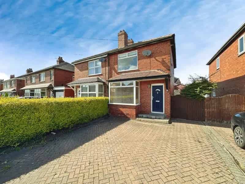 3 bedroom Semi Detached House to rent, Tingley, West Yorkshire, WF3