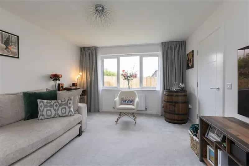 5 Bed Detached House with 2 Reception Rooms Dalkeith