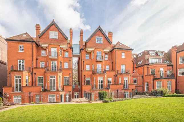 Flat for sale in Fitzjohn's Avenue, Hampstead, London NW3