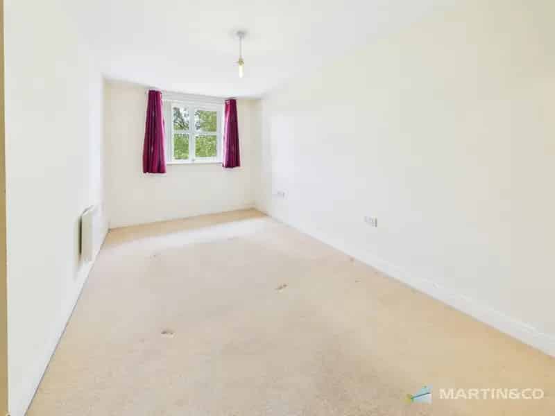 2 bedroom Flat
 For Sale