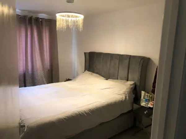 Flat For Rent in London, England