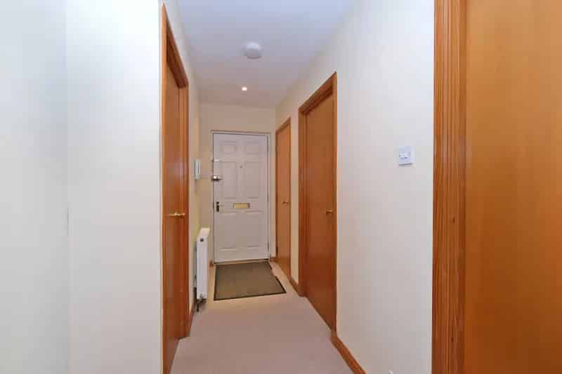 Spacious 2-Bedroom Aberdeen Apartment Near University