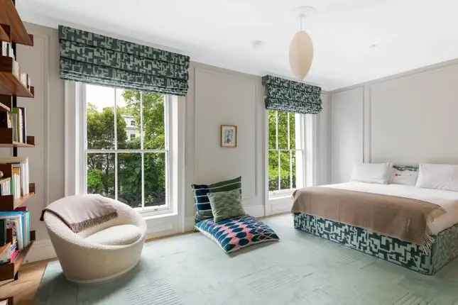 Flat for sale in Leinster Square, London W2