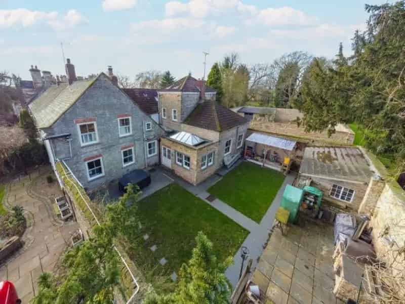 Stunning Grade II Listed 4-Bedroom Family Home