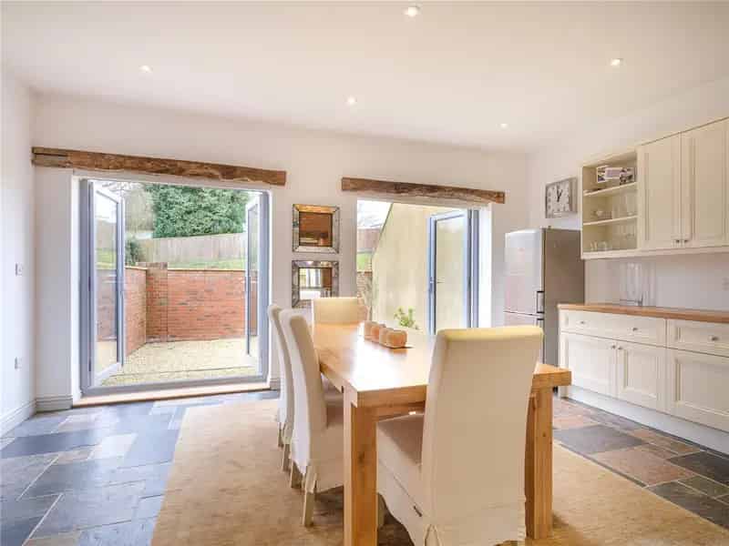 3 Bedroom Detached House for Sale Burbage High Street