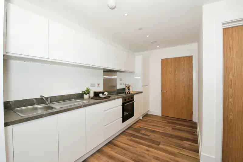 Peterborough City Centre Apartments & Townhouses - Zero Deposit Available