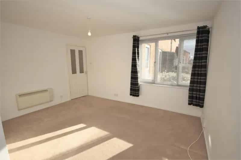 2 bedroom Flat
 For Sale