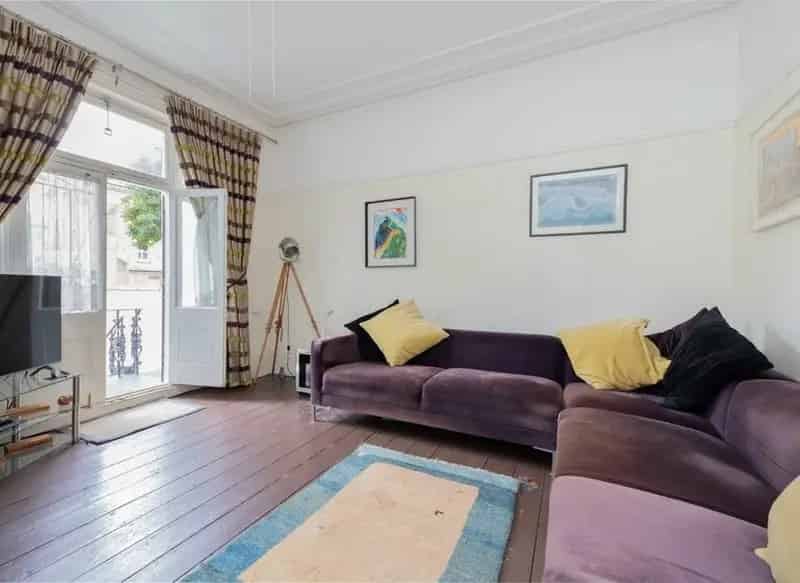 7 Bedroom Victorian House Near Queen's Tennis Club