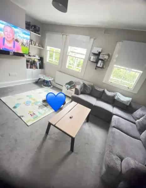 2 Bedroom Maisonette Near Broadway with Free Parking