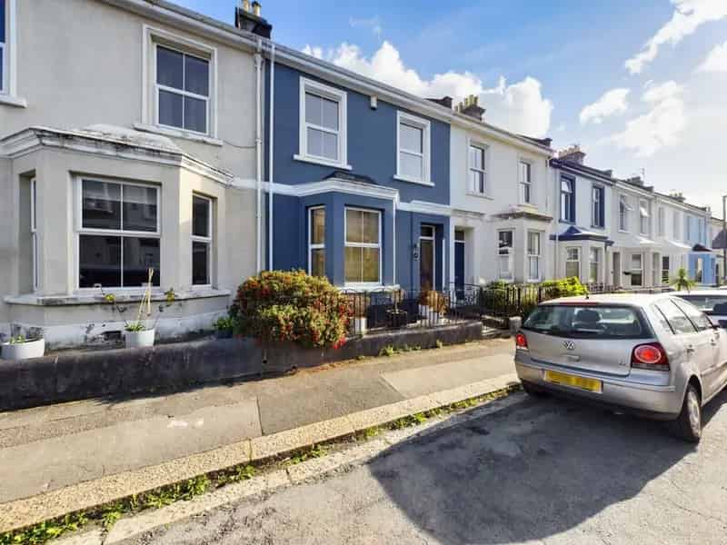 3 Bedroom House To Rent Available 10 06 2025