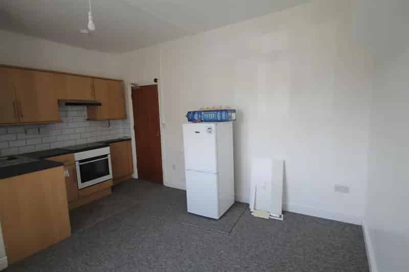 Studio Flat in Fishponds Bristol - Modern & Convenient