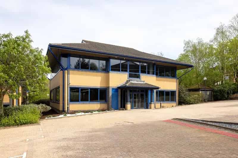 Fully Refurbished Detached Office 5039 sq ft