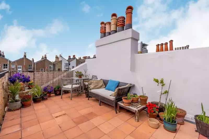 2 Bedroom Penthouse Apartment for Sale in Brighton