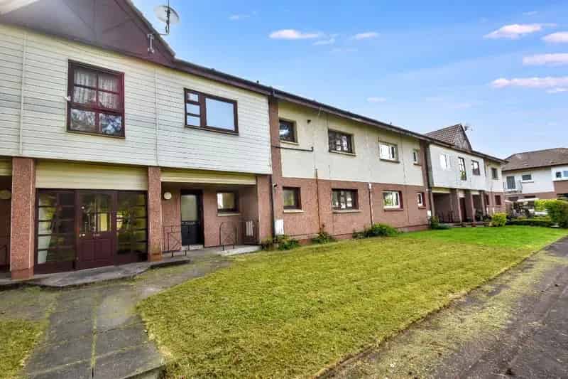 2 Bedroom Flat for Sale in Pollok Glasgow