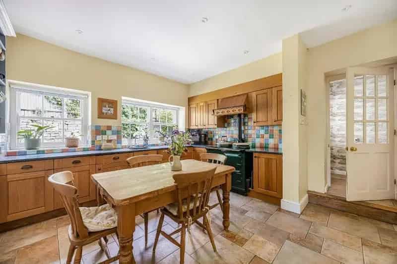 4 Bedroom Country House for Sale