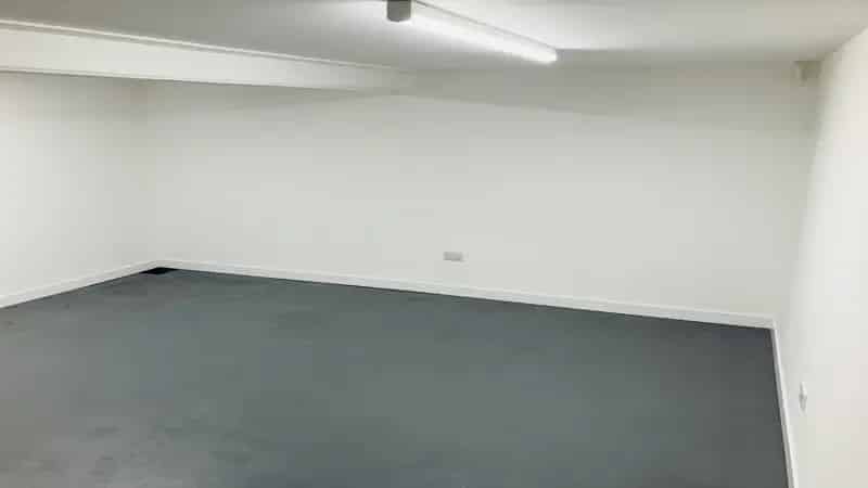 West End Shop for Rent Mile End Midstocket Area