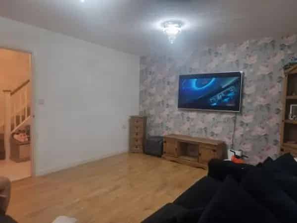 Large 3 Bed House Near Beach and Tesco