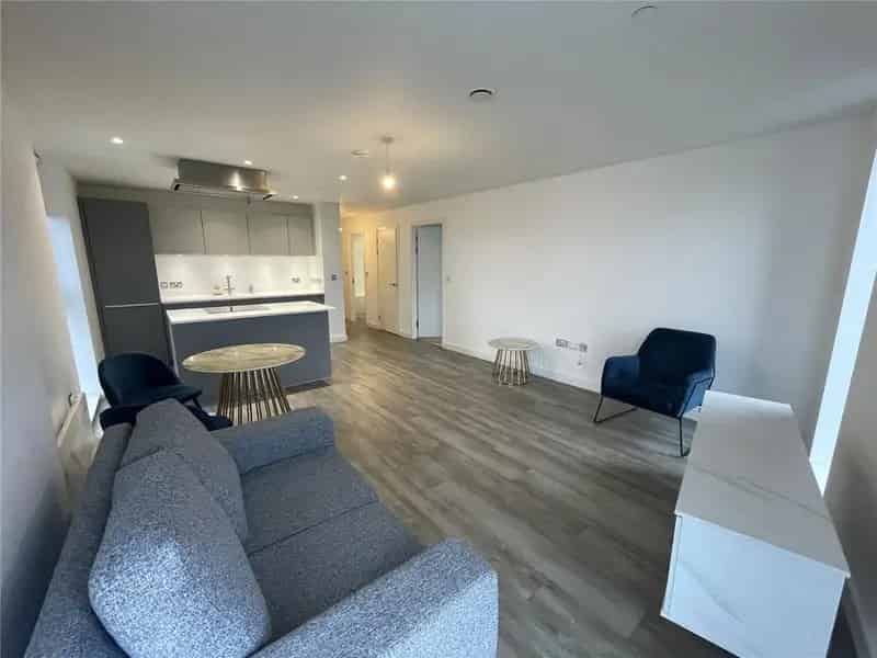 2 Bedroom Apartment to Rent Bank Two