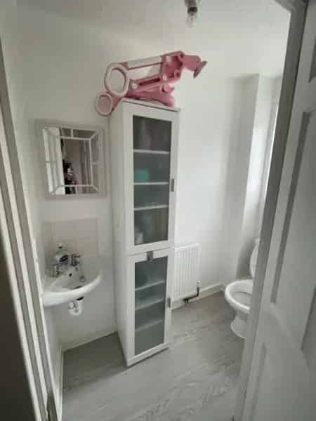 Spacious 3 Bed Terraced House Near Schools and Amenities